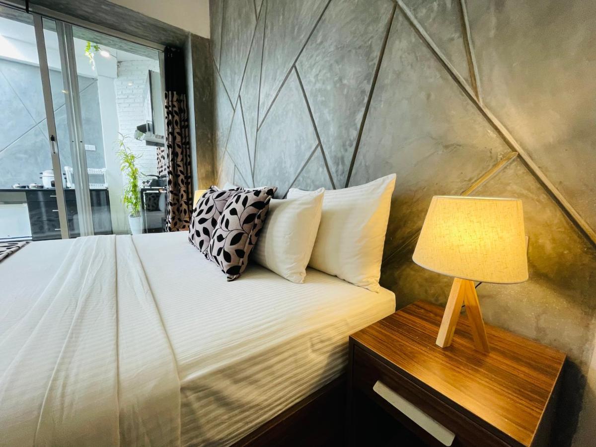8 Plus Motels Негомбо Экстерьер фото