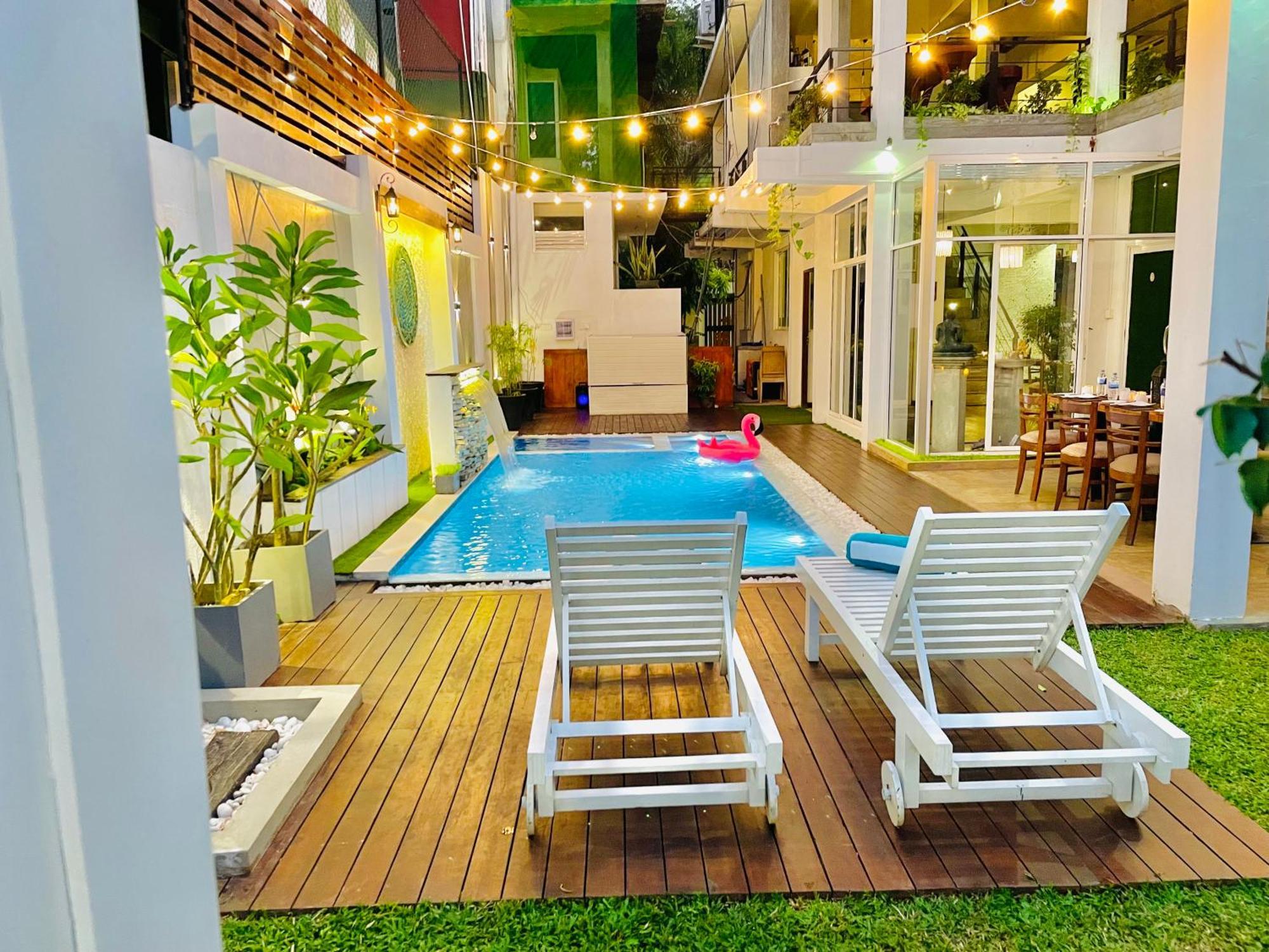 8 Plus Motels Негомбо Экстерьер фото
